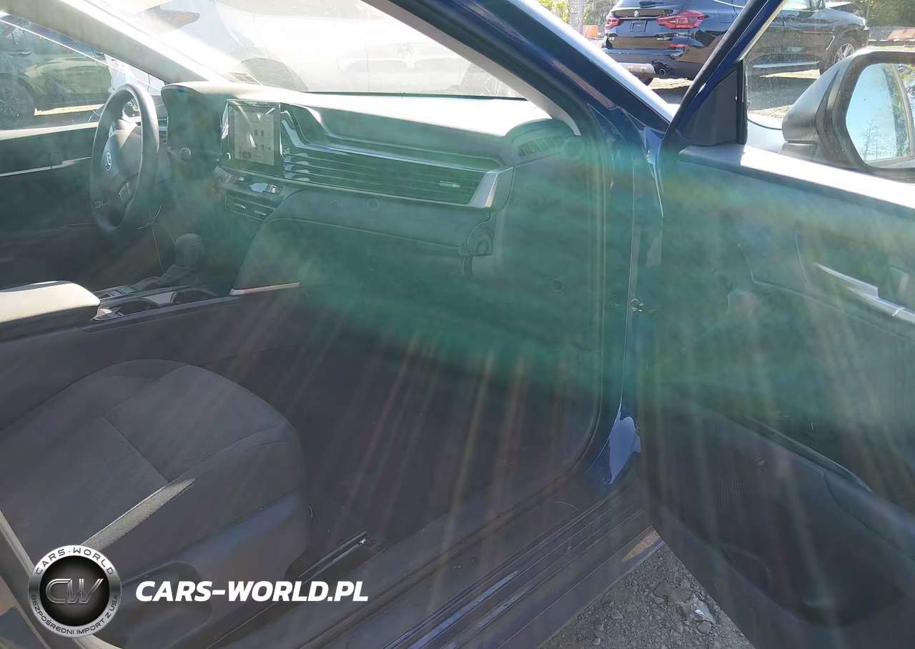 2025 Toyota Camry Le VIN:4T1DAACK5SU201563 - 5