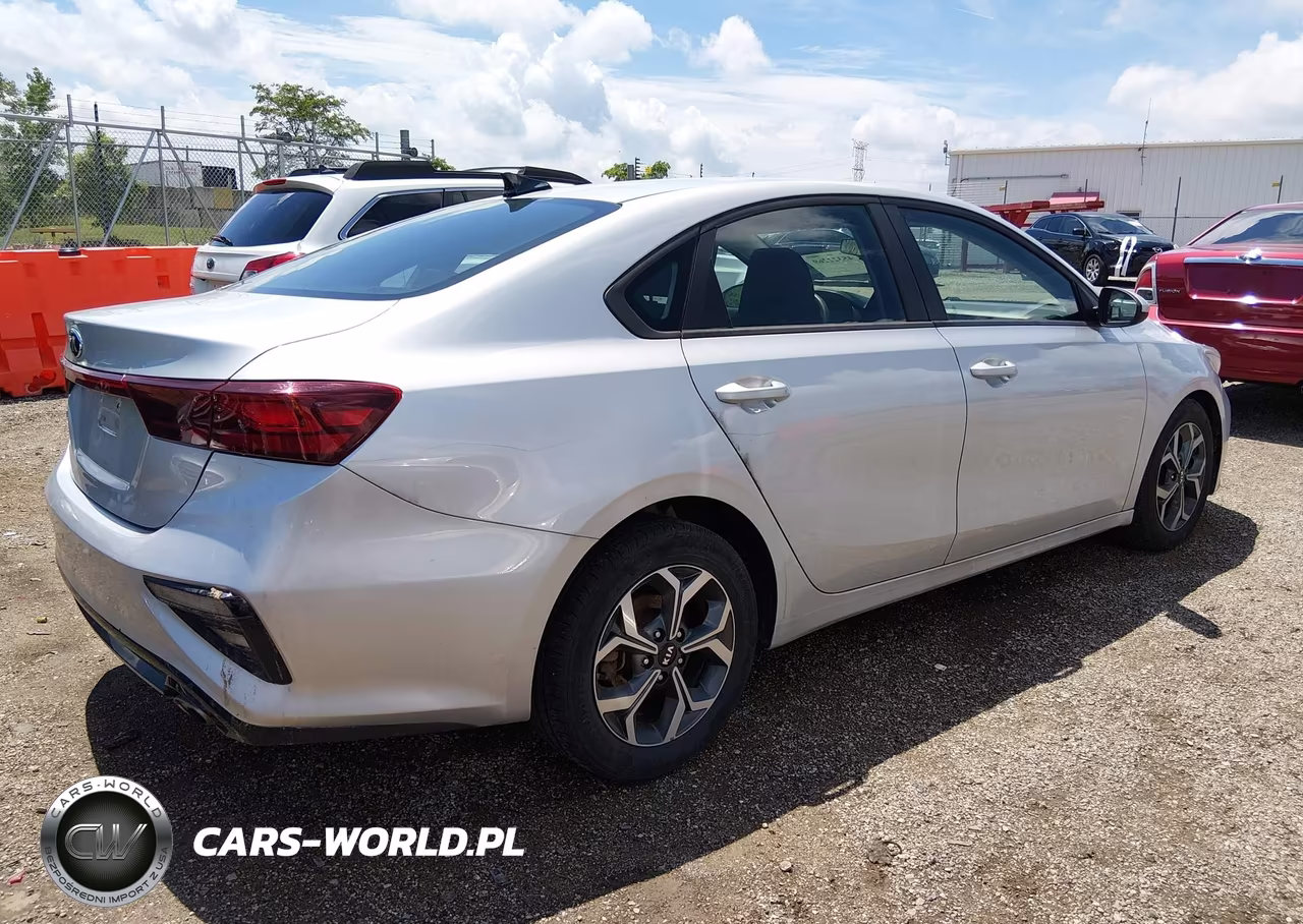 2019 Kia Forte Lxs VIN:3KPF24AD2KE054598 - 4