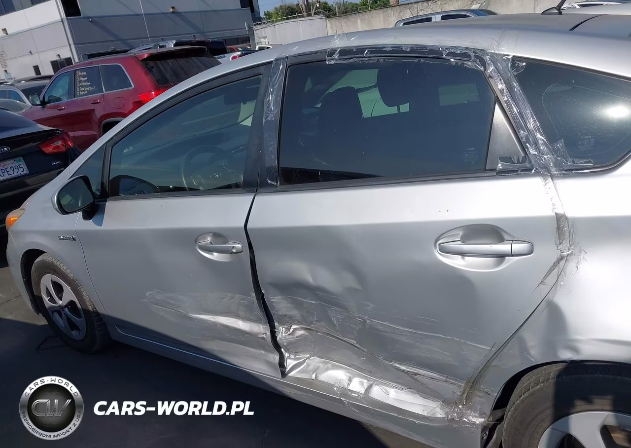 2015 Toyota Prius Two VIN:JTDKN3DU8F0462064 - 15