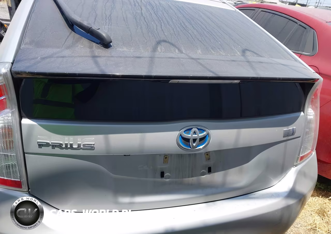2015 Toyota Prius Two VIN:JTDKN3DU8F0462064 - 17