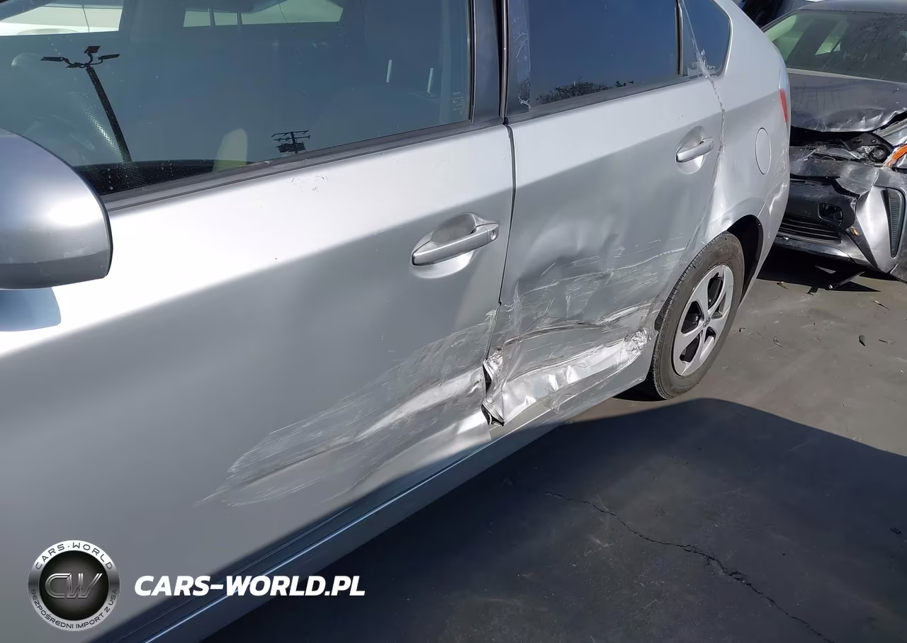 2015 Toyota Prius Two VIN:JTDKN3DU8F0462064 - 6