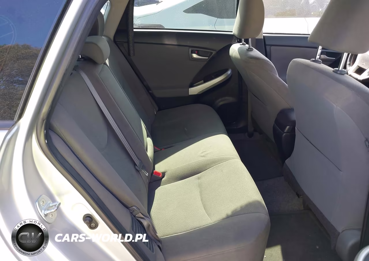2015 Toyota Prius Two VIN:JTDKN3DU8F0462064 - 8