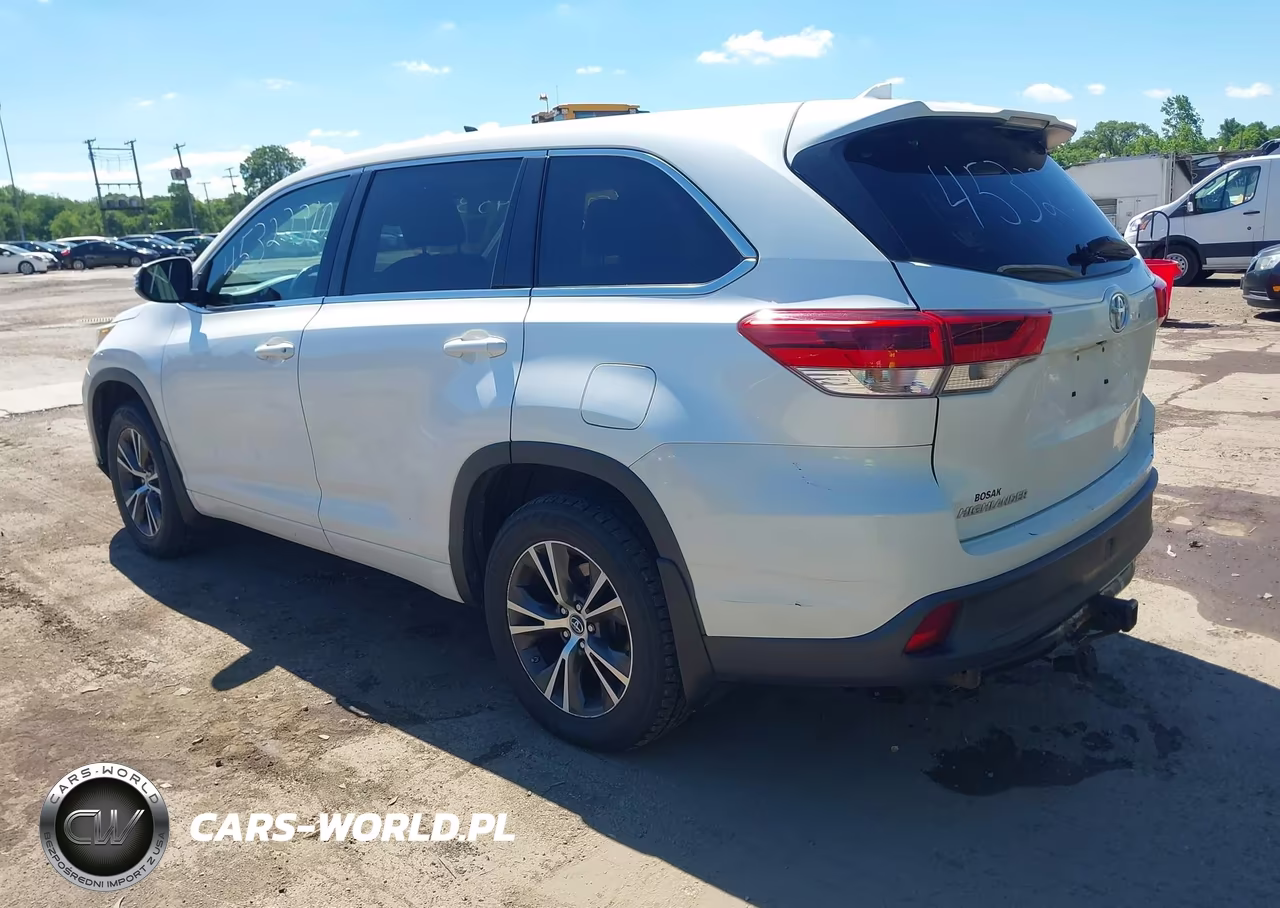 2017 Toyota Highlander Le Plus VIN:5TDBZRFH5HS466743 - 3