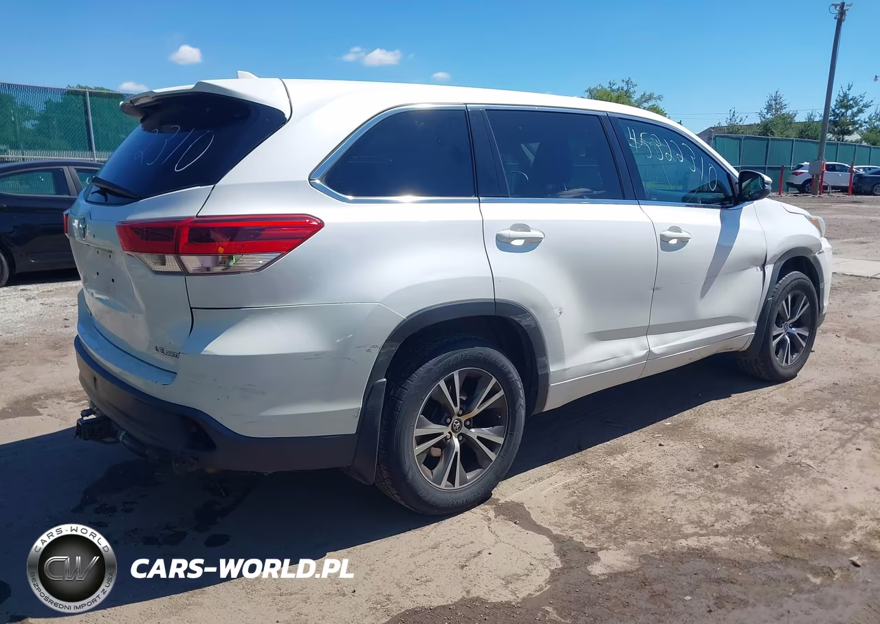 2017 Toyota Highlander Le Plus VIN:5TDBZRFH5HS466743 - 4