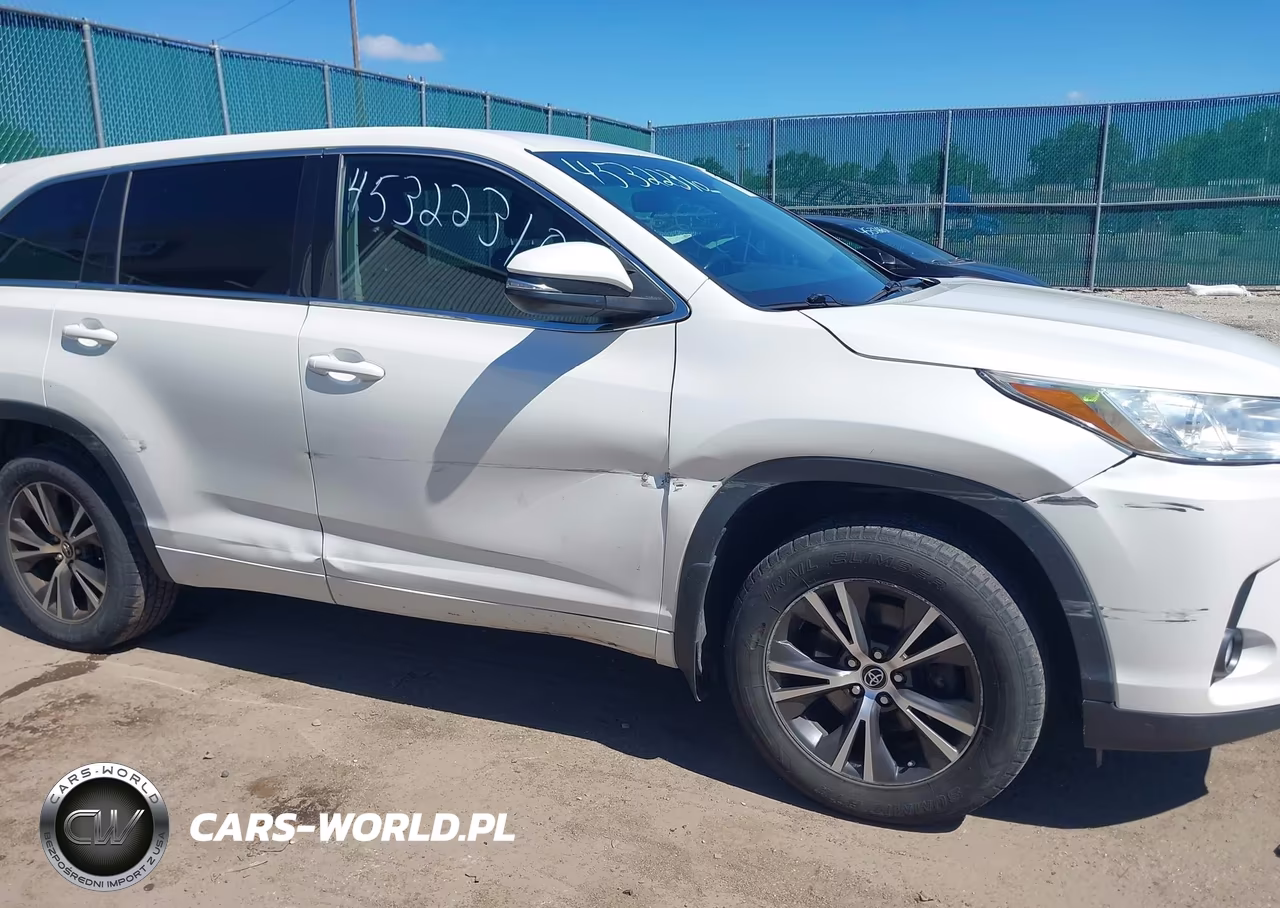 2017 Toyota Highlander Le Plus VIN:5TDBZRFH5HS466743 - 6