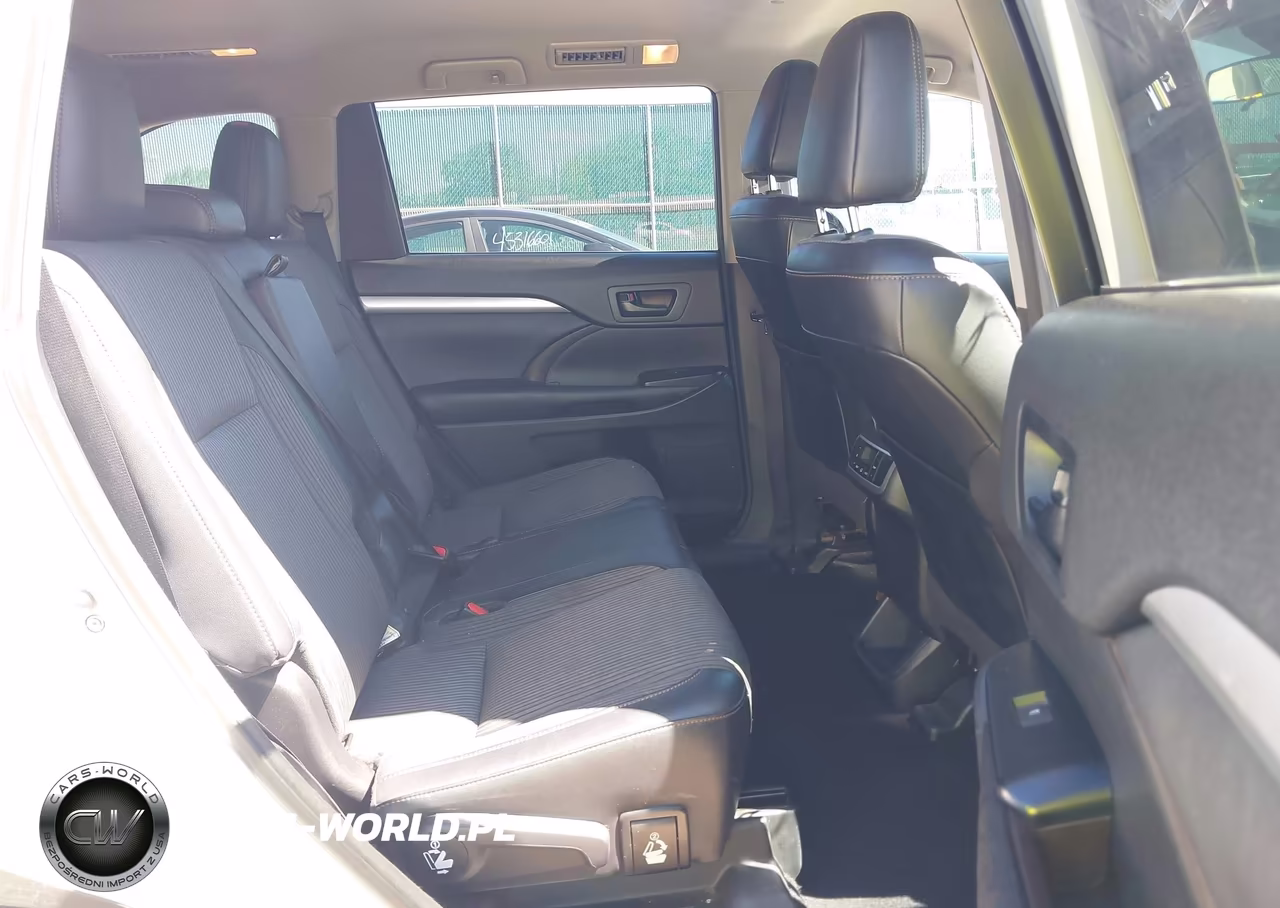 2017 Toyota Highlander Le Plus VIN:5TDBZRFH5HS466743 - 8