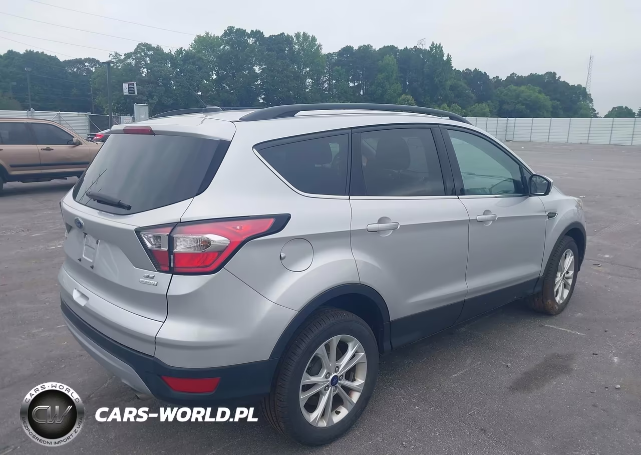 2017 Ford Escape Se VIN:1FMCU0GD7HUD83462 - 4