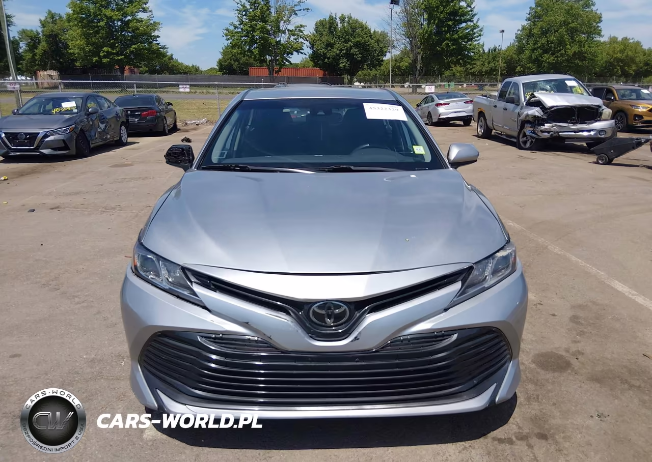 2020 Toyota Camry Le VIN:4T1C11AK4LU889524 - 12