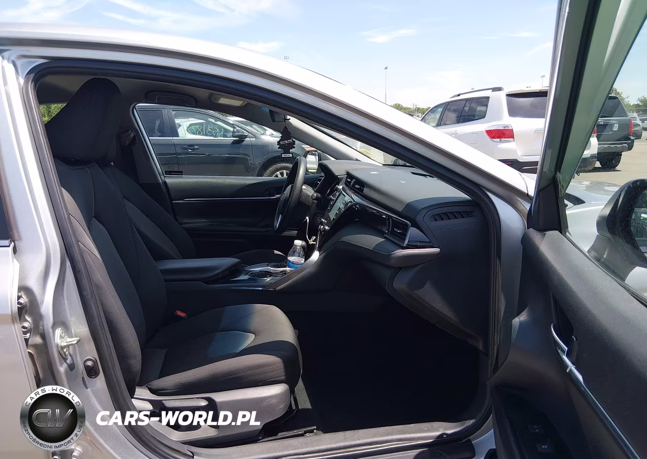 2020 Toyota Camry Le VIN:4T1C11AK4LU889524 - 5