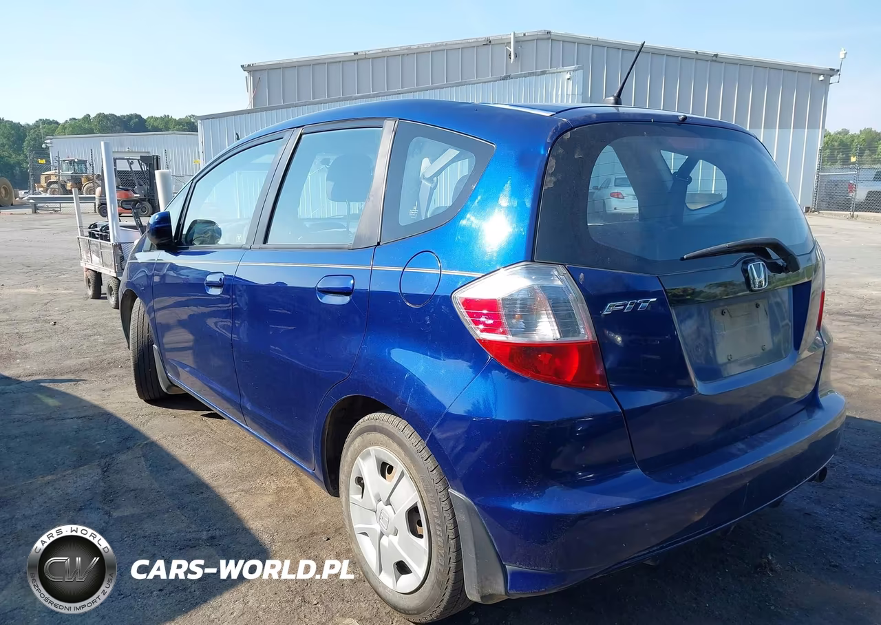 2013 Honda Fit VIN:JHMGE8H36DC028370 - 3