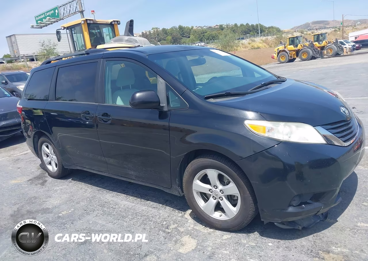 2017 Toyota Sienna Le 8 Passenger VIN:5TDKZ3DC6HS882997 - 13