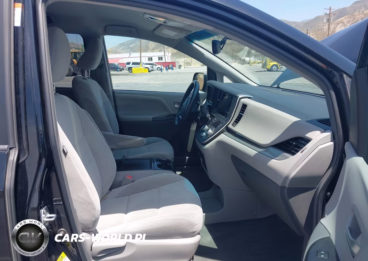 2017 Toyota Sienna Le 8 Passenger VIN:5TDKZ3DC6HS882997 - 5