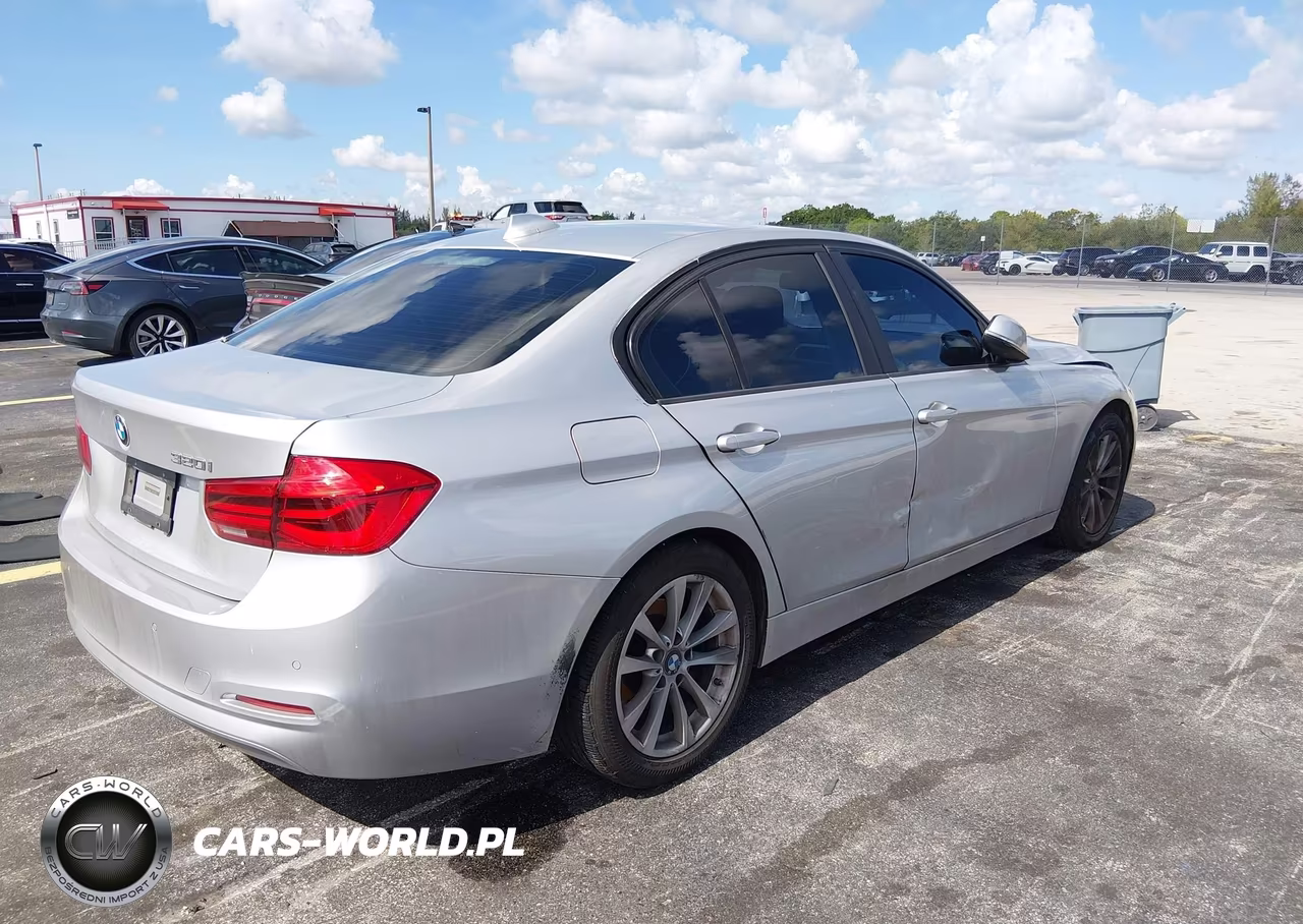 2017 BMW 320I VIN:WBA8E1G58HNU13212 - 4