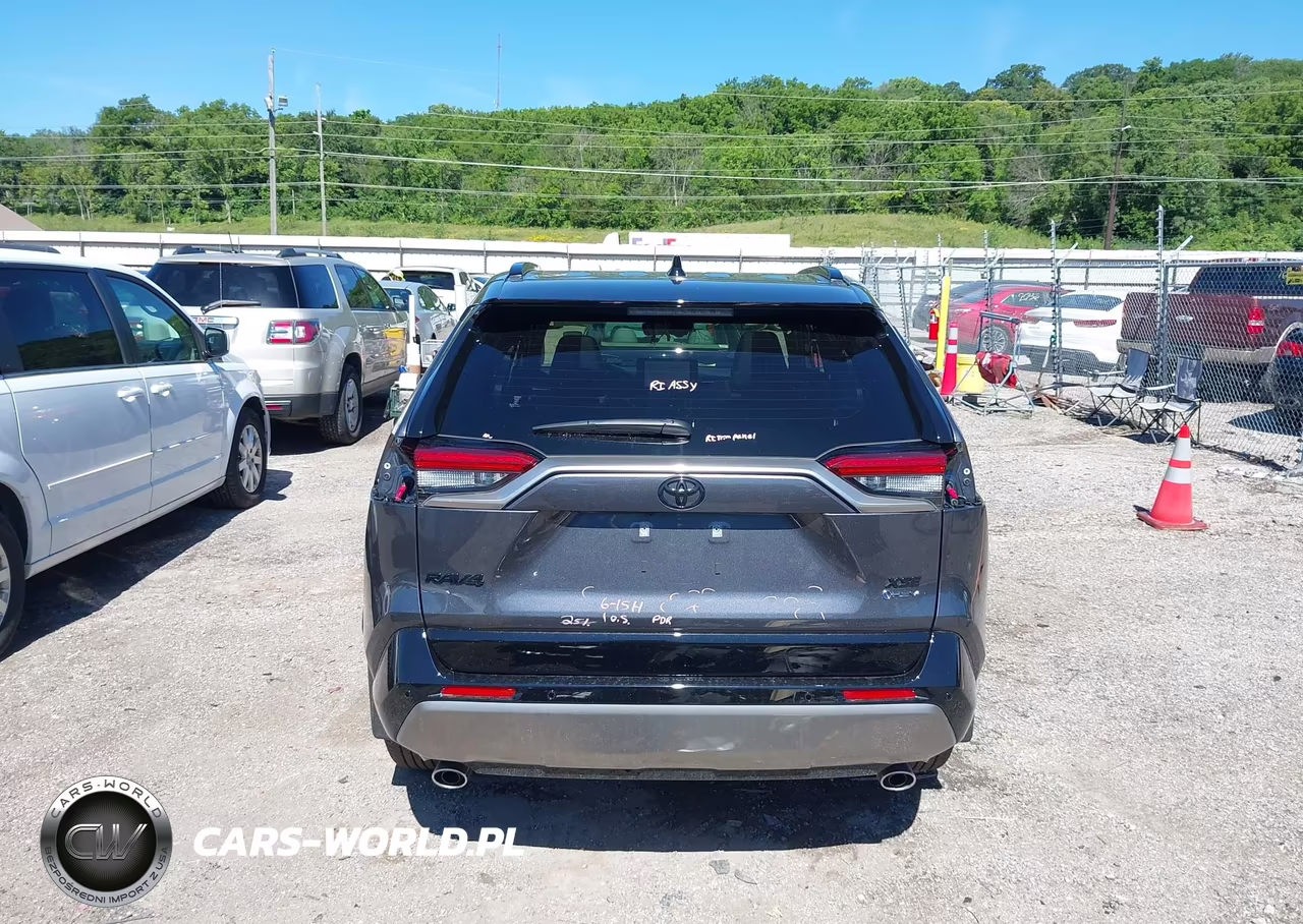 2025 Toyota Rav4 Hybrid Xse VIN:JTME6RFV3SD570338 - 17