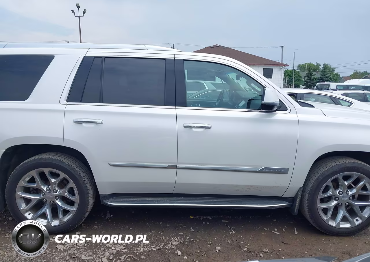 2019 Cadillac Escalade Luxury VIN:1GYS4BKJ7KR260080 - 14