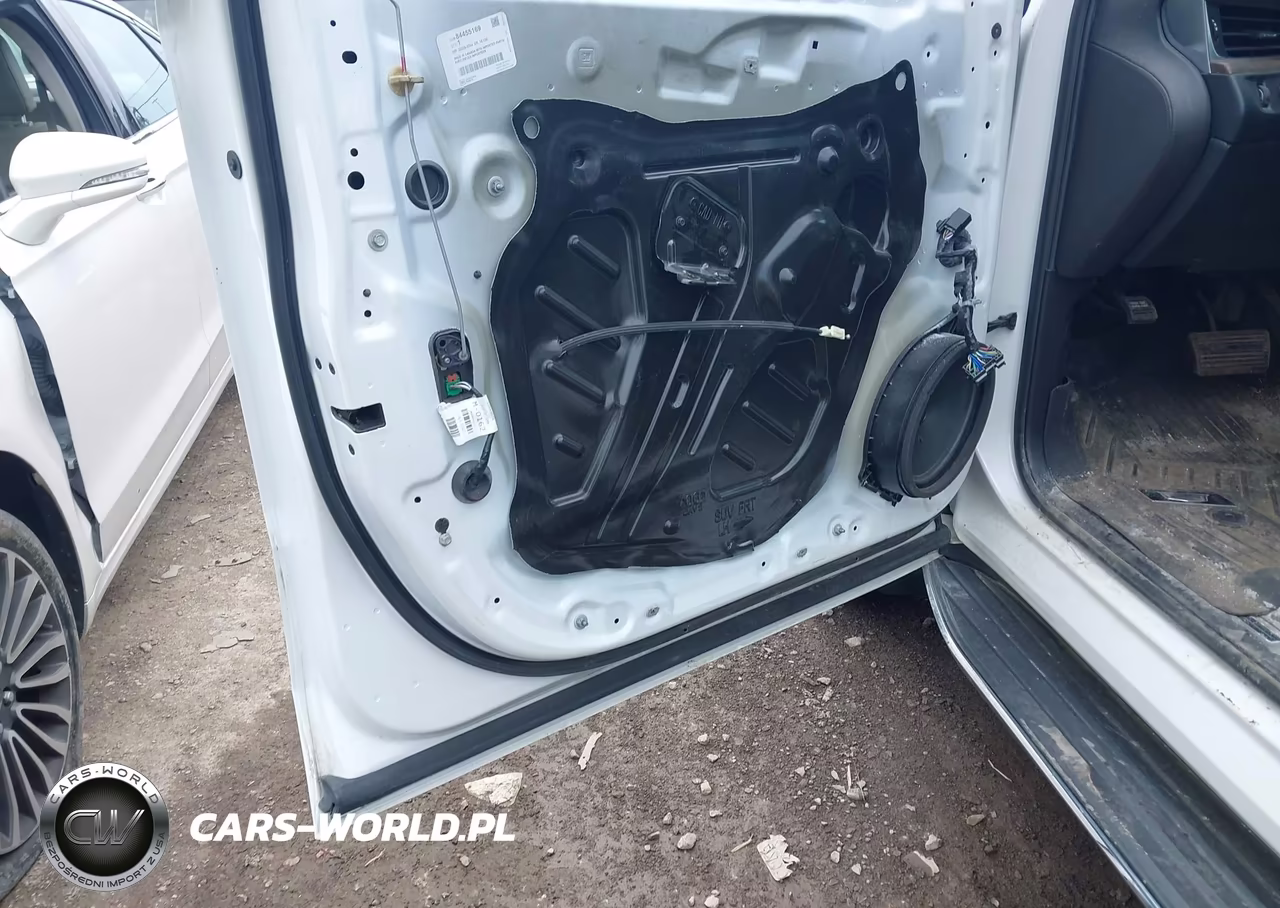 2019 Cadillac Escalade Luxury VIN:1GYS4BKJ7KR260080 - 20