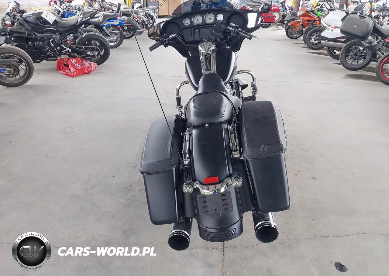 2017 Harley-Davidson Flhx Street Glide VIN:1HD1KBC13HB685107 - 6