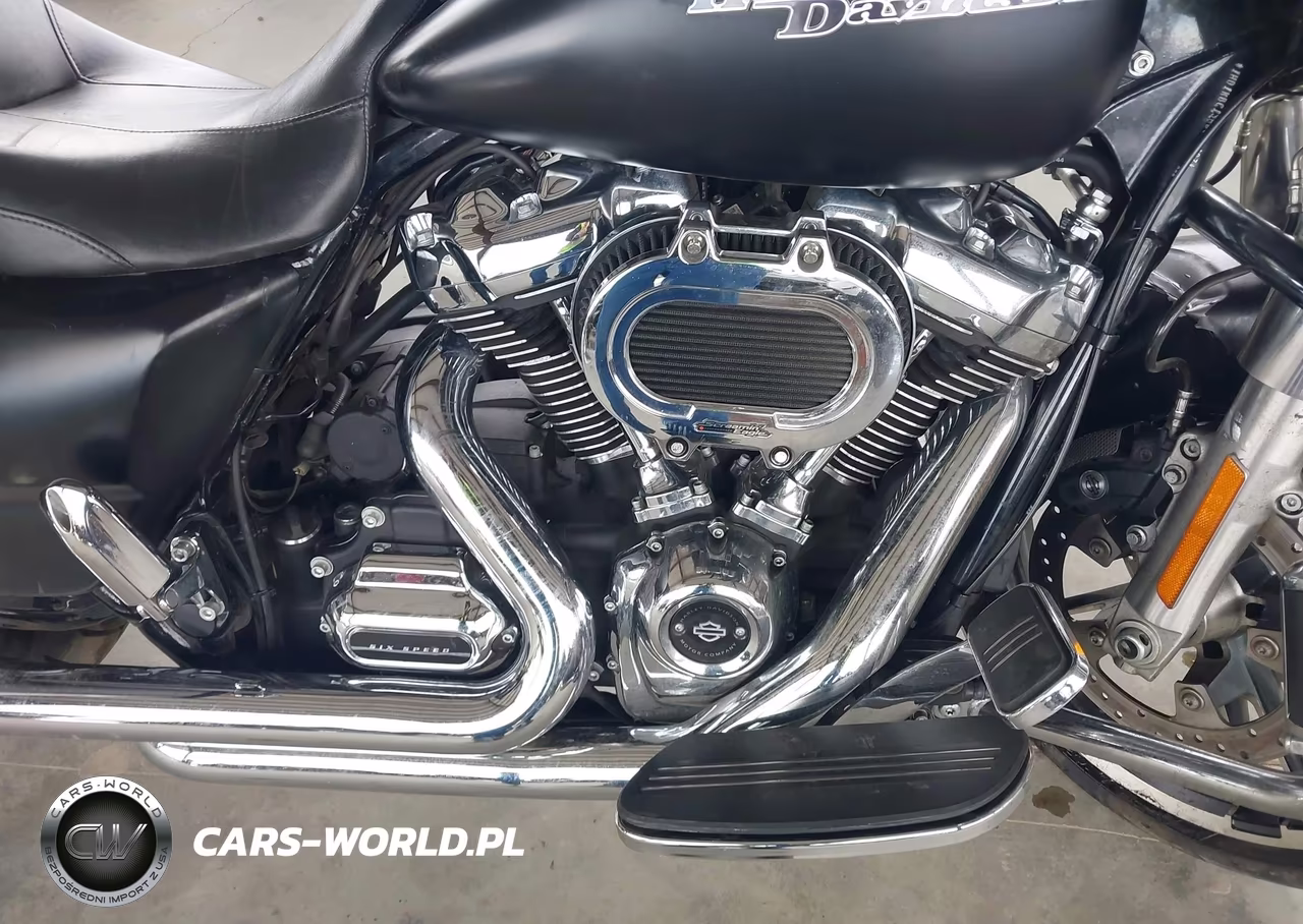 2017 Harley-Davidson Flhx Street Glide VIN:1HD1KBC13HB685107 - 8