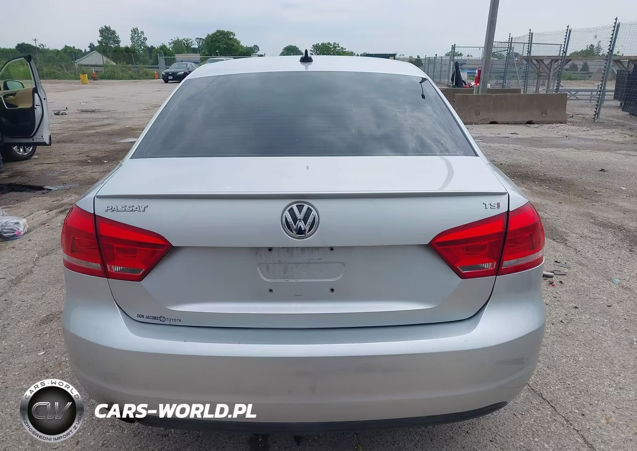 2014 Volkswagen Passat 1.8T Wolfsburg Edition VIN:1VWAT7A30EC037694 - 16