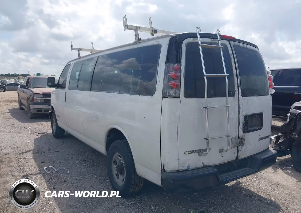 2005 Chevrolet Express VIN:1GAHG39U551195920 - 3
