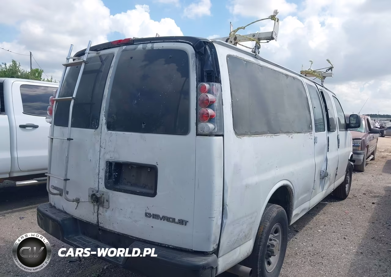 2005 Chevrolet Express VIN:1GAHG39U551195920 - 4