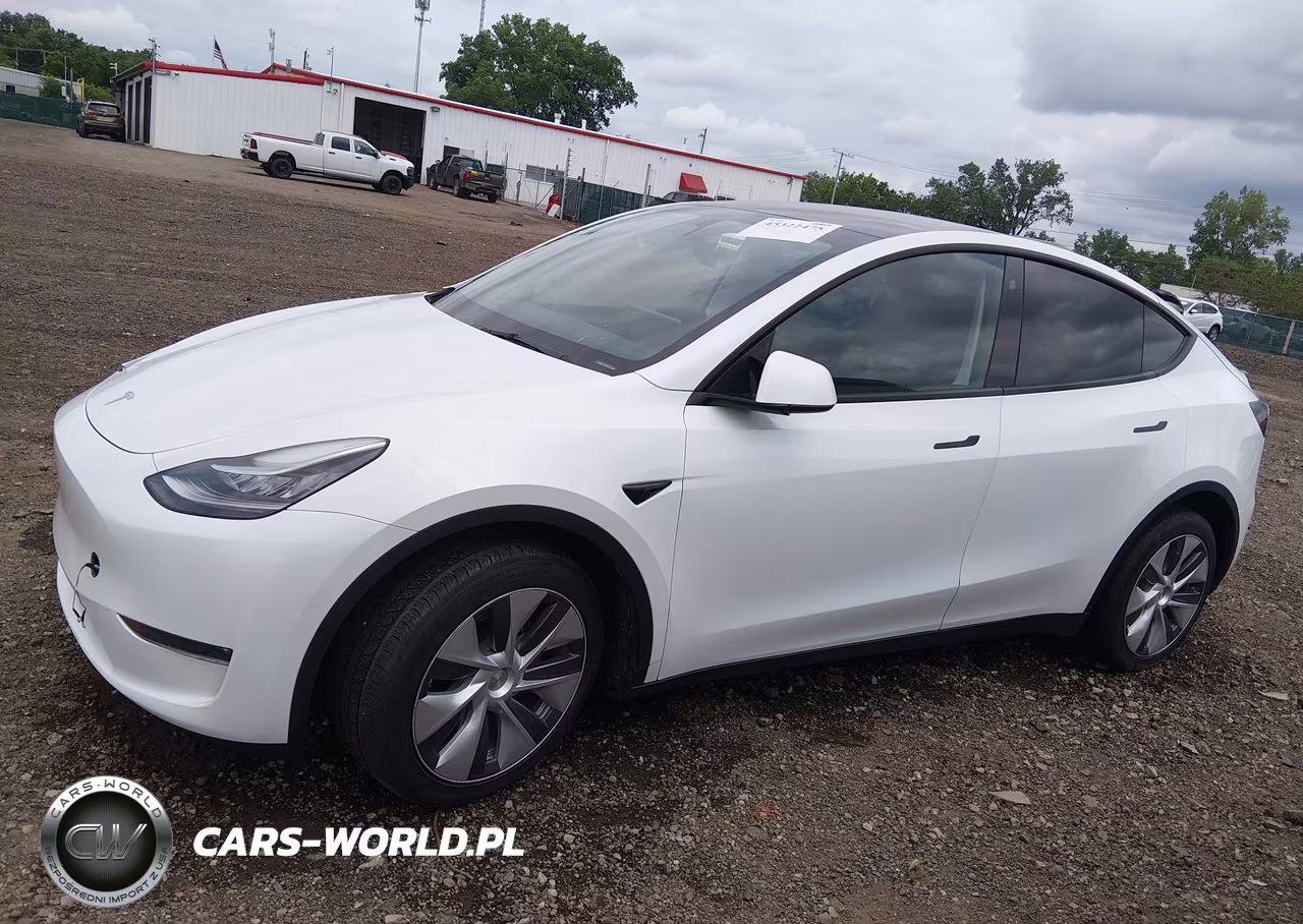 2023 Tesla Model Y Performance Dual Motor All-Wheel Drive VIN:7SAYGDEF1PA049058 - 13