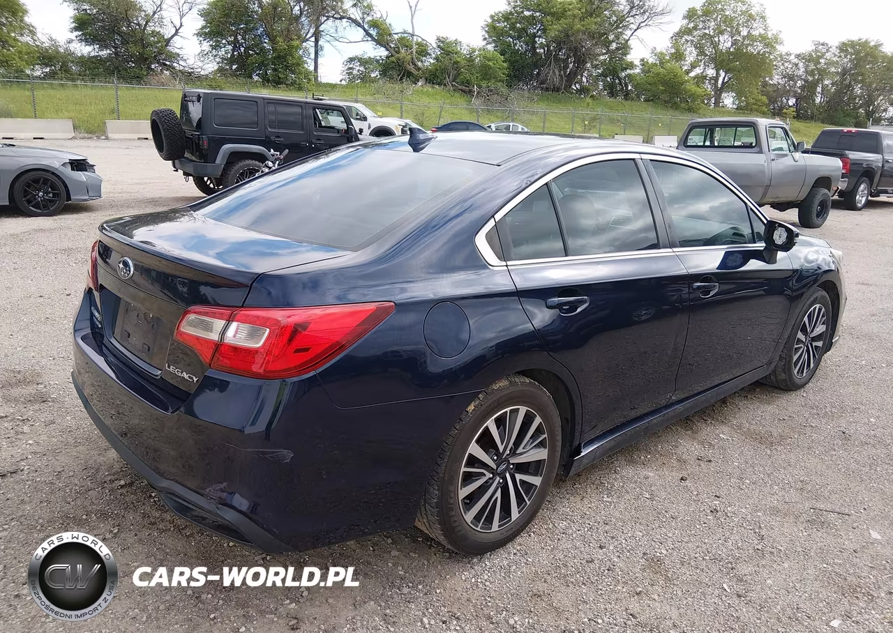 2018 Subaru Legacy 2.5I Premium VIN:4S3BNAF67J3015655 - 4