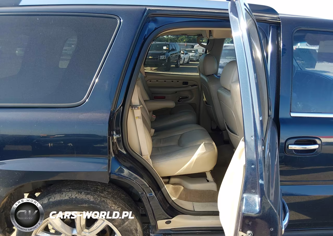 2004 Cadillac Escalade Standard VIN:1GYEC63T74R322653 - 8