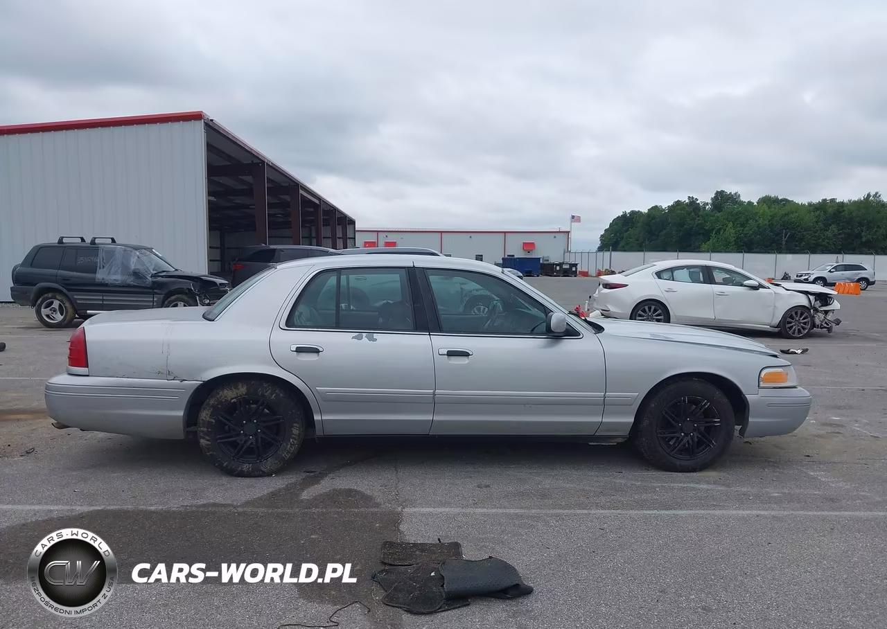 2002 Ford Crown Victoria Lx VIN:2FAFP74WX2X112456 - 13