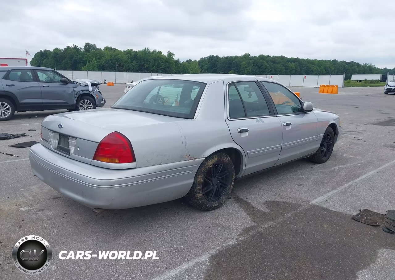 2002 Ford Crown Victoria Lx VIN:2FAFP74WX2X112456 - 4
