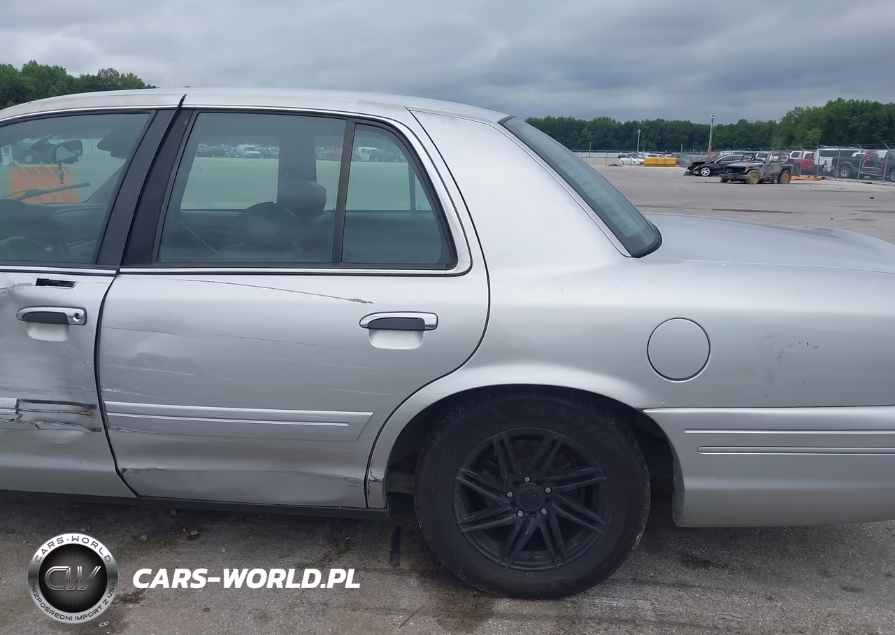 2002 Ford Crown Victoria Lx VIN:2FAFP74WX2X112456 - 6