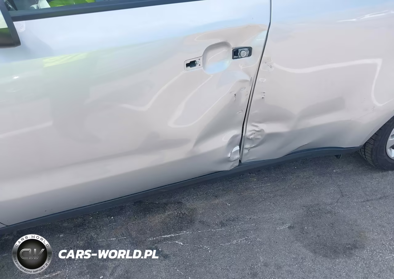 2016 Kia Soul + VIN:KNDJP3A54G7845785 - 6