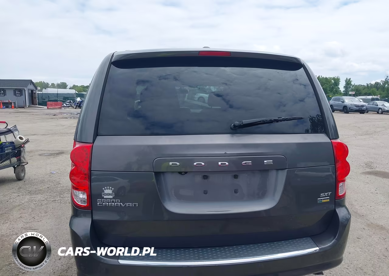 2018 Dodge Grand Caravan Sxt VIN:2C4RDGCG3JR268500 - 16