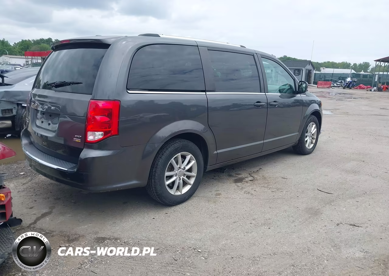 2018 Dodge Grand Caravan Sxt VIN:2C4RDGCG3JR268500 - 4