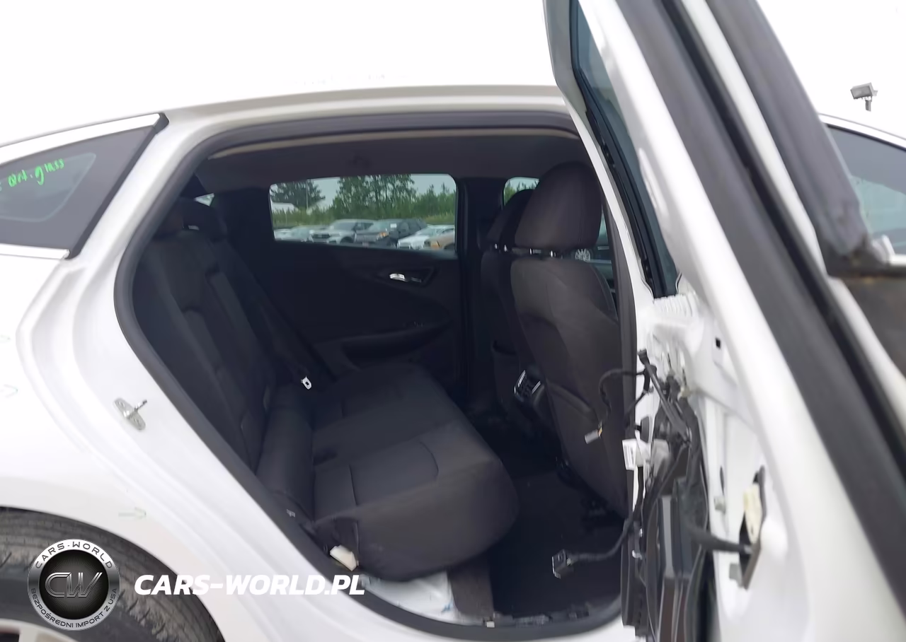 2018 Chevrolet Malibu Lt VIN:1G1ZD5ST2JF142325 - 8