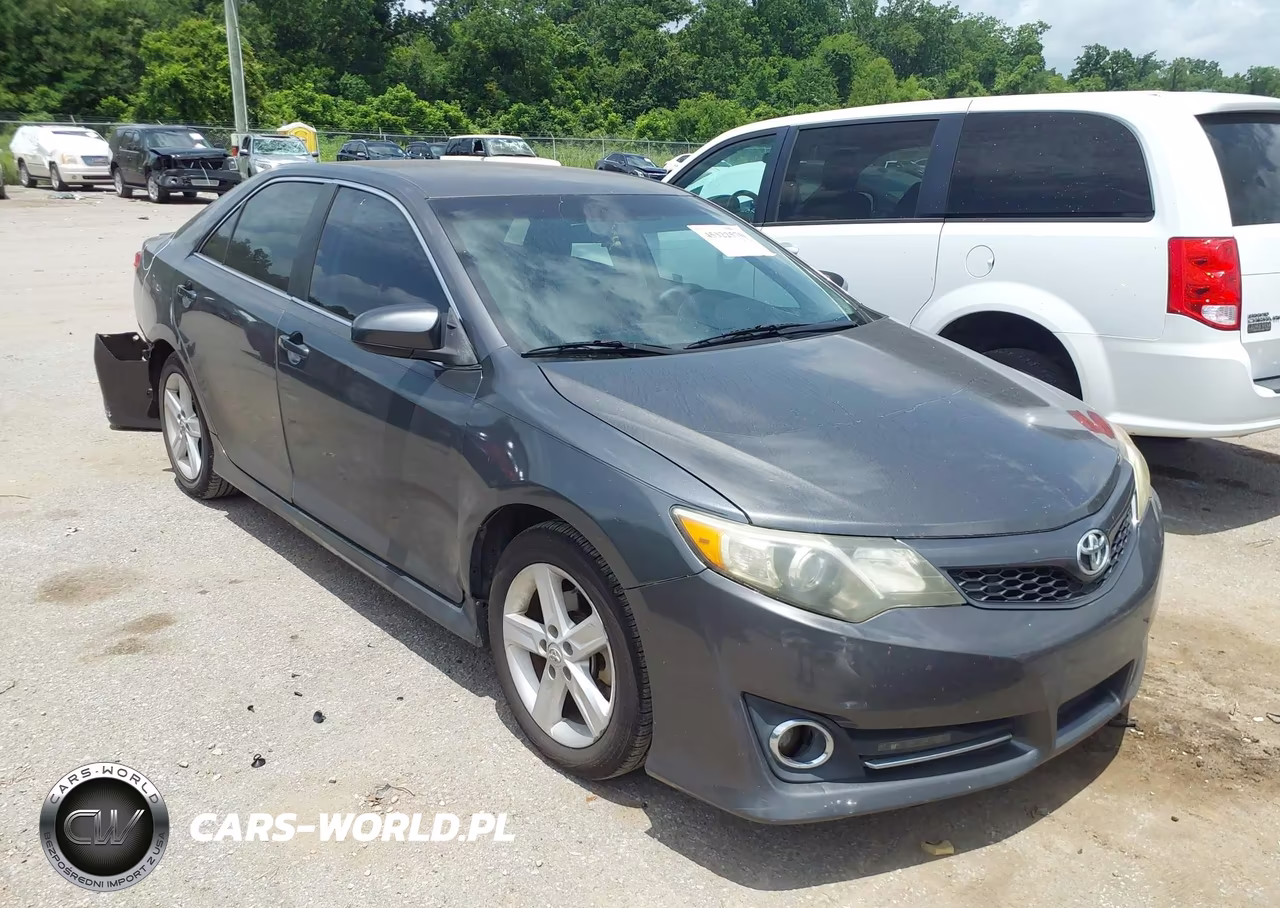 2014 Toyota Camry Se – zdjęcie 1 z 19