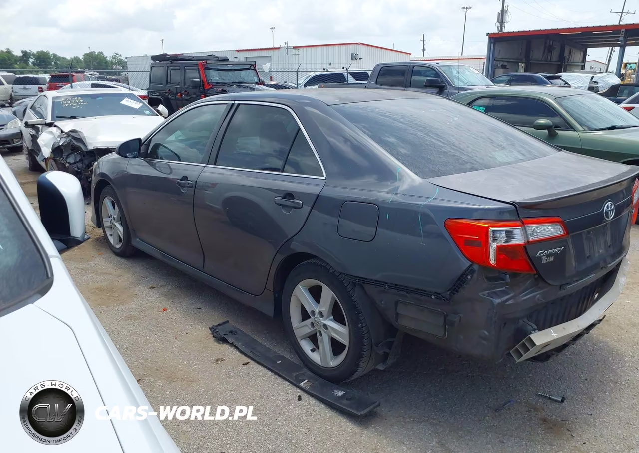 2014 Toyota Camry Se VIN:4T1BF1FK0EU734915 - 15