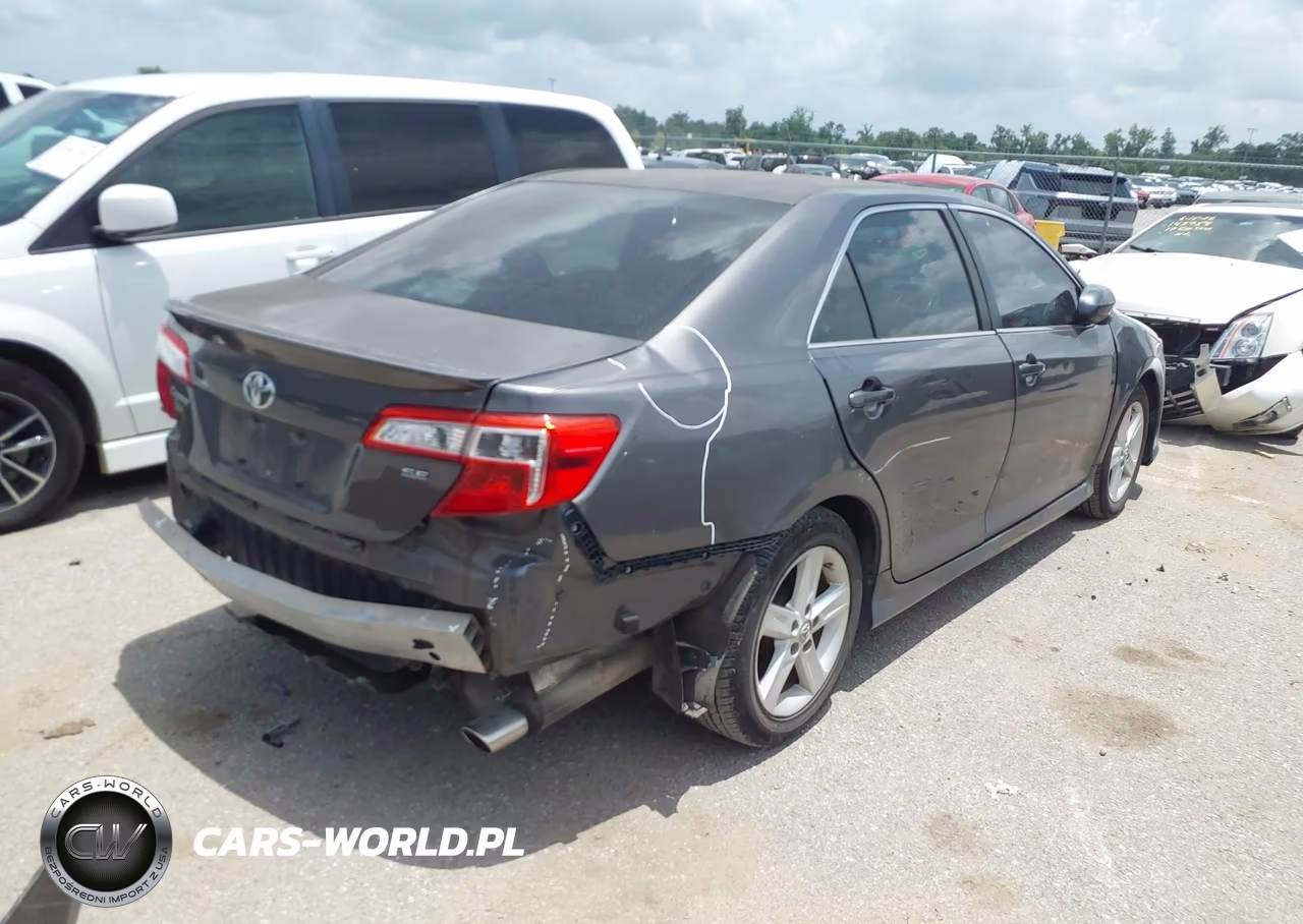 2014 Toyota Camry Se VIN:4T1BF1FK0EU734915 - 4