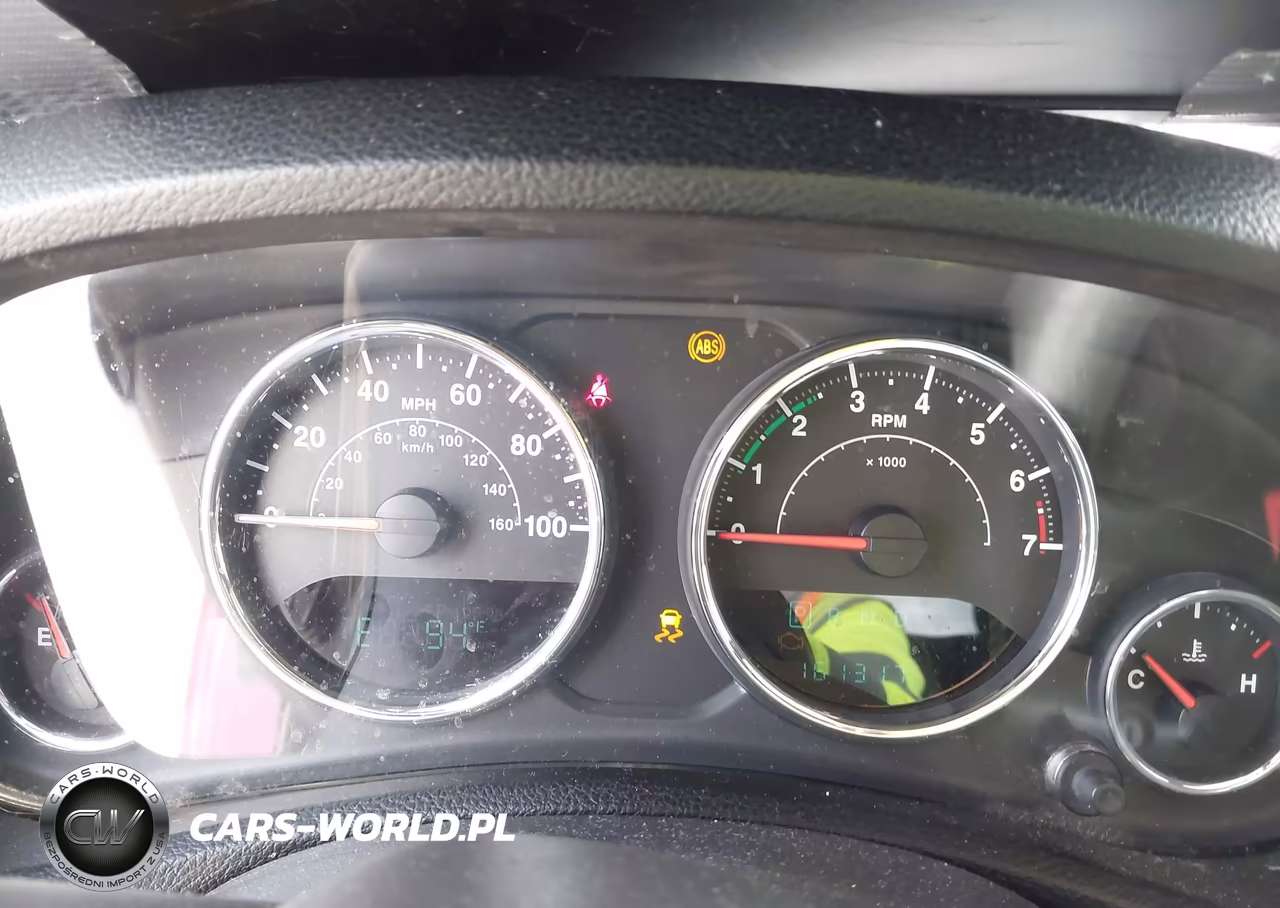 2013 Jeep Wrangler Unlimited Sport VIN:1C4BJWDG7DL543043 - 7