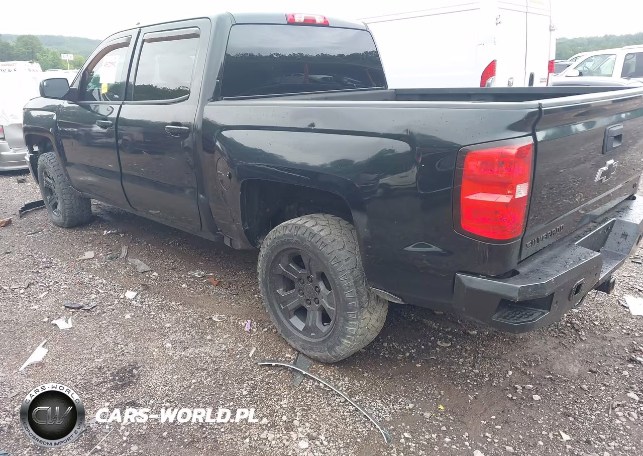 2018 Chevrolet Silverado 1500 2Lt VIN:3GCUKREC8JG494186 - 3