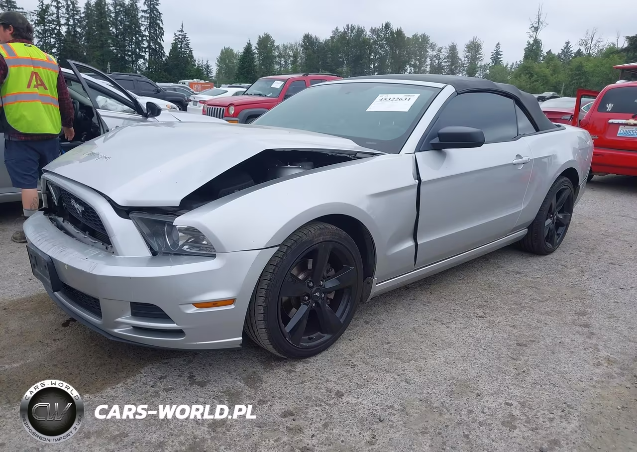 2013 Ford Mustang V6 VIN:1ZVBP8EM4D5214185 - 2