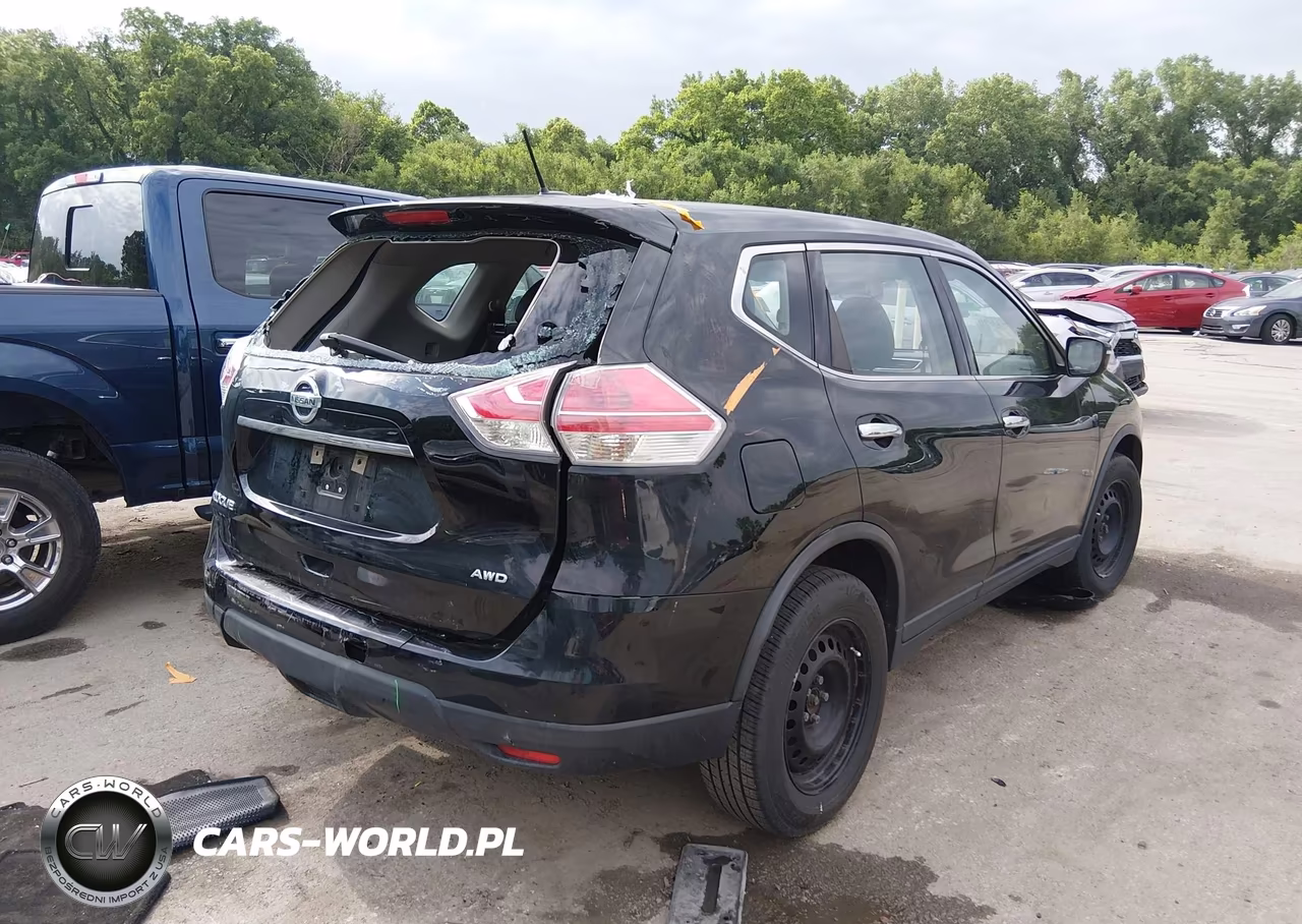 2015 Nissan Rogue S VIN:KNMAT2MV8FP542928 - 4