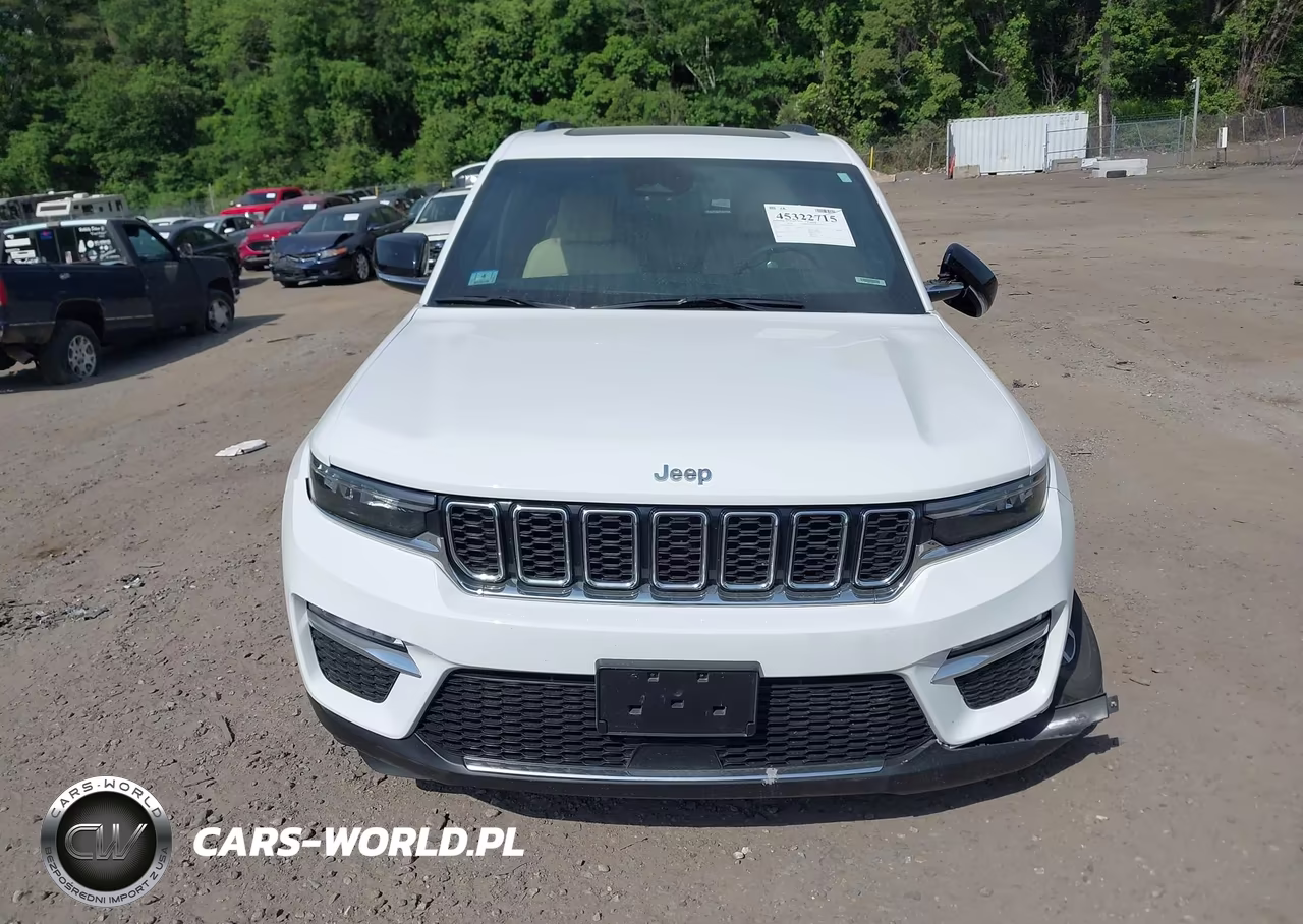 2023 Jeep Grand Cherokee Limited 4X4 VIN:1C4RJHBG5P8847797 - 12