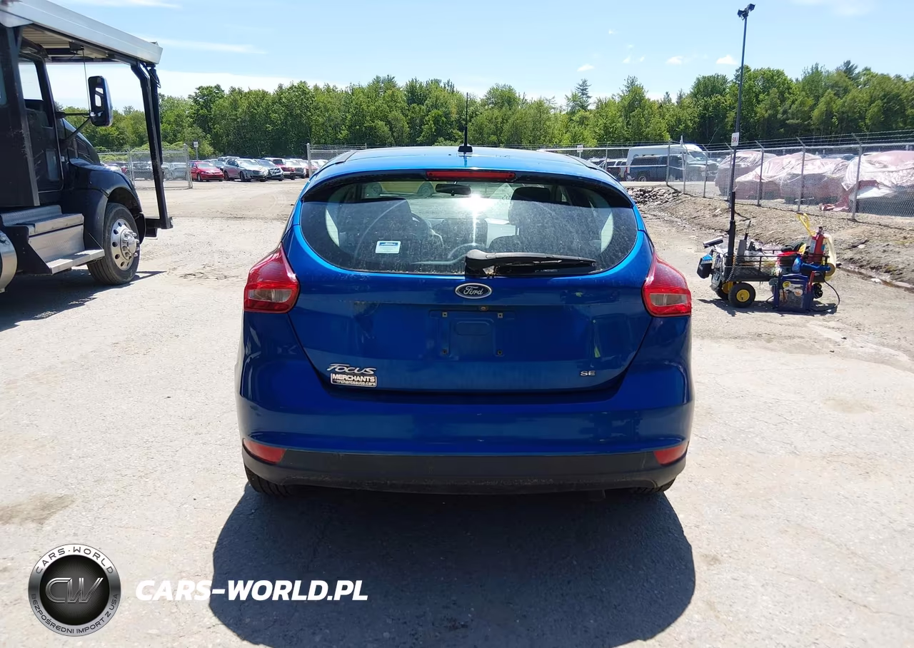 2018 Ford Focus Se VIN:1FADP3K25JL318327 - 15