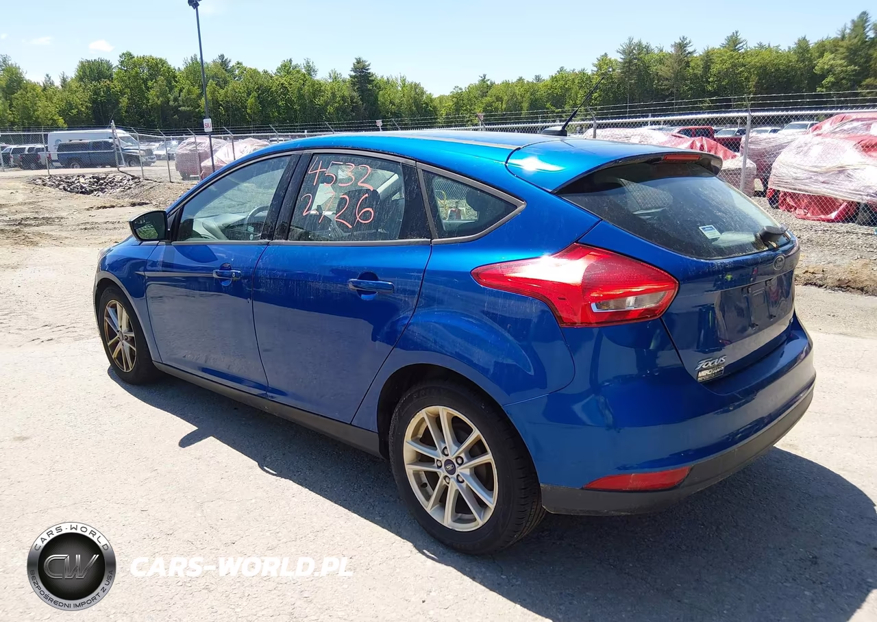 2018 Ford Focus Se VIN:1FADP3K25JL318327 - 3