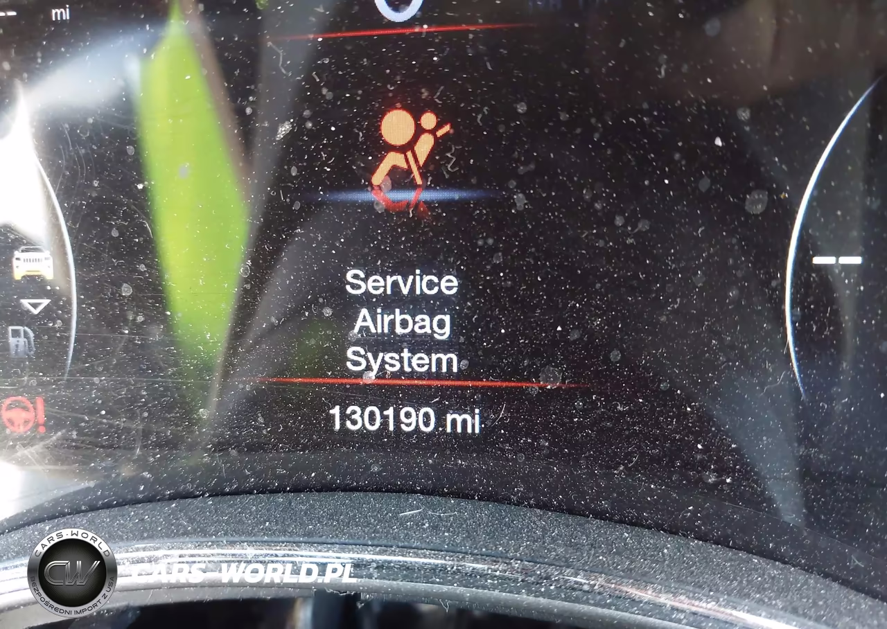2018 Jeep Grand Cherokee Altitude 4X4 VIN:1C4RJFAG0JC356838 - 15