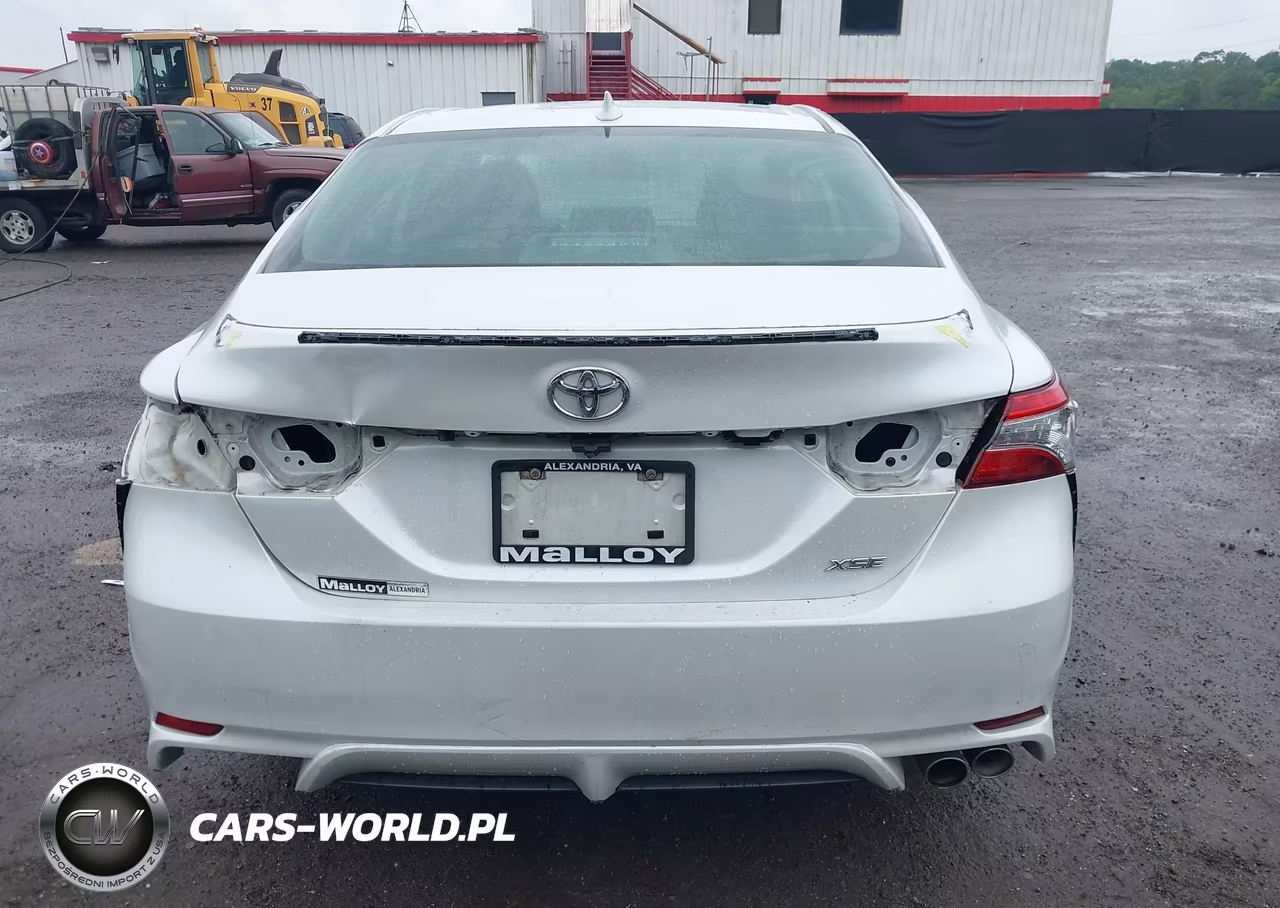 2019 Toyota Camry Xse VIN:4T1B61HK2KU826925 - 17