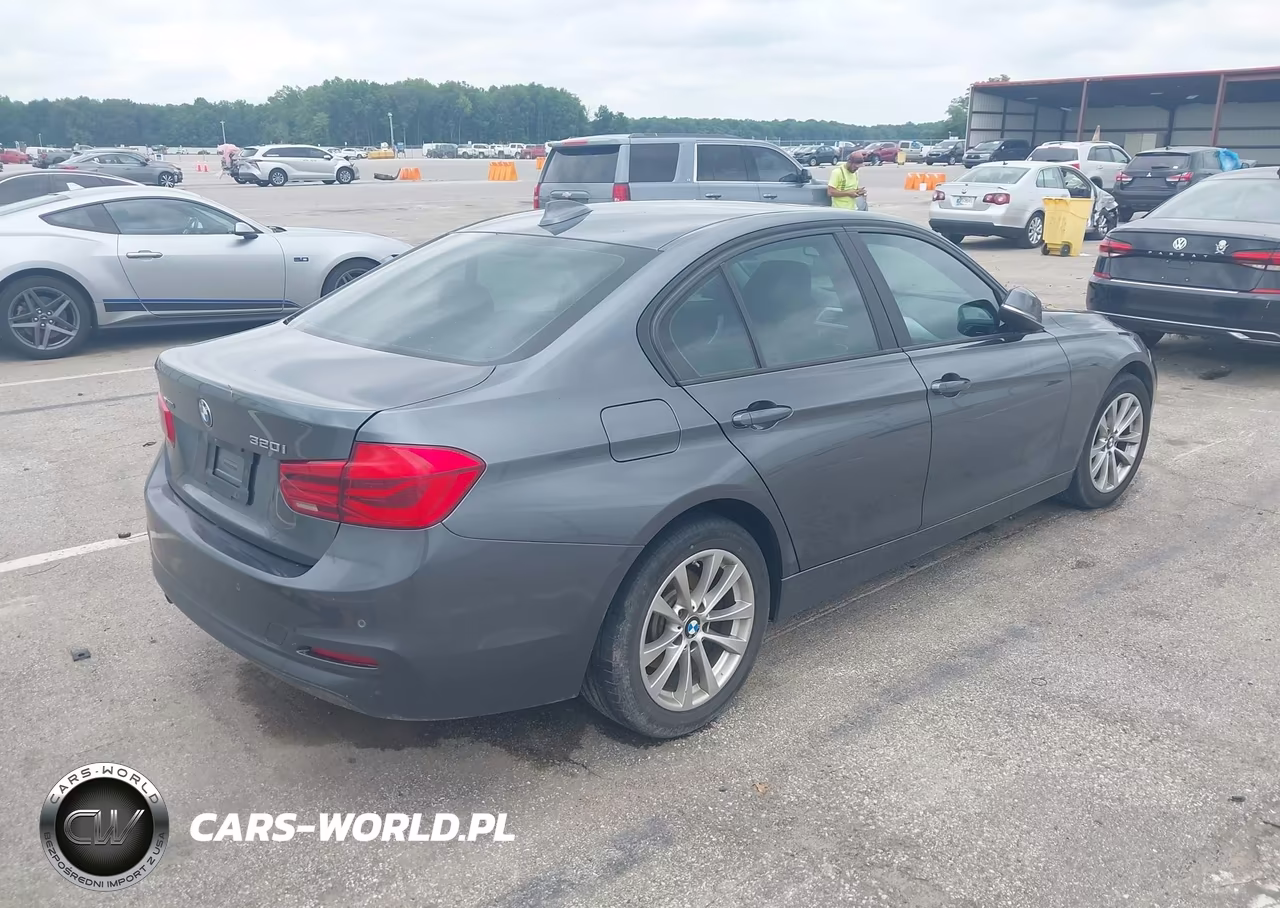 2017 BMW 320I xDrive VIN:WBA8E5G33HNU45197 - 4