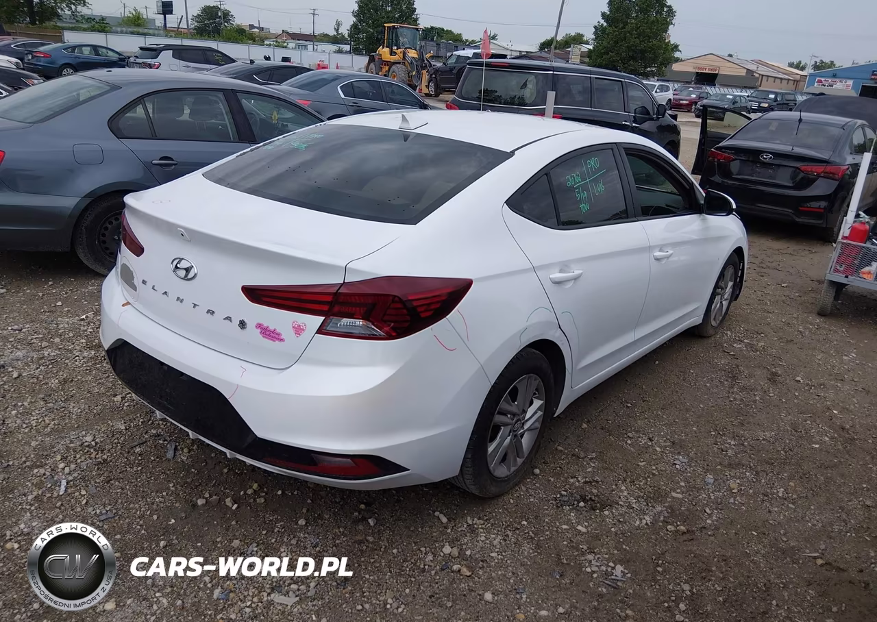 2019 Hyundai Elantra Sel VIN:5NPD84LF4KH481877 - 4