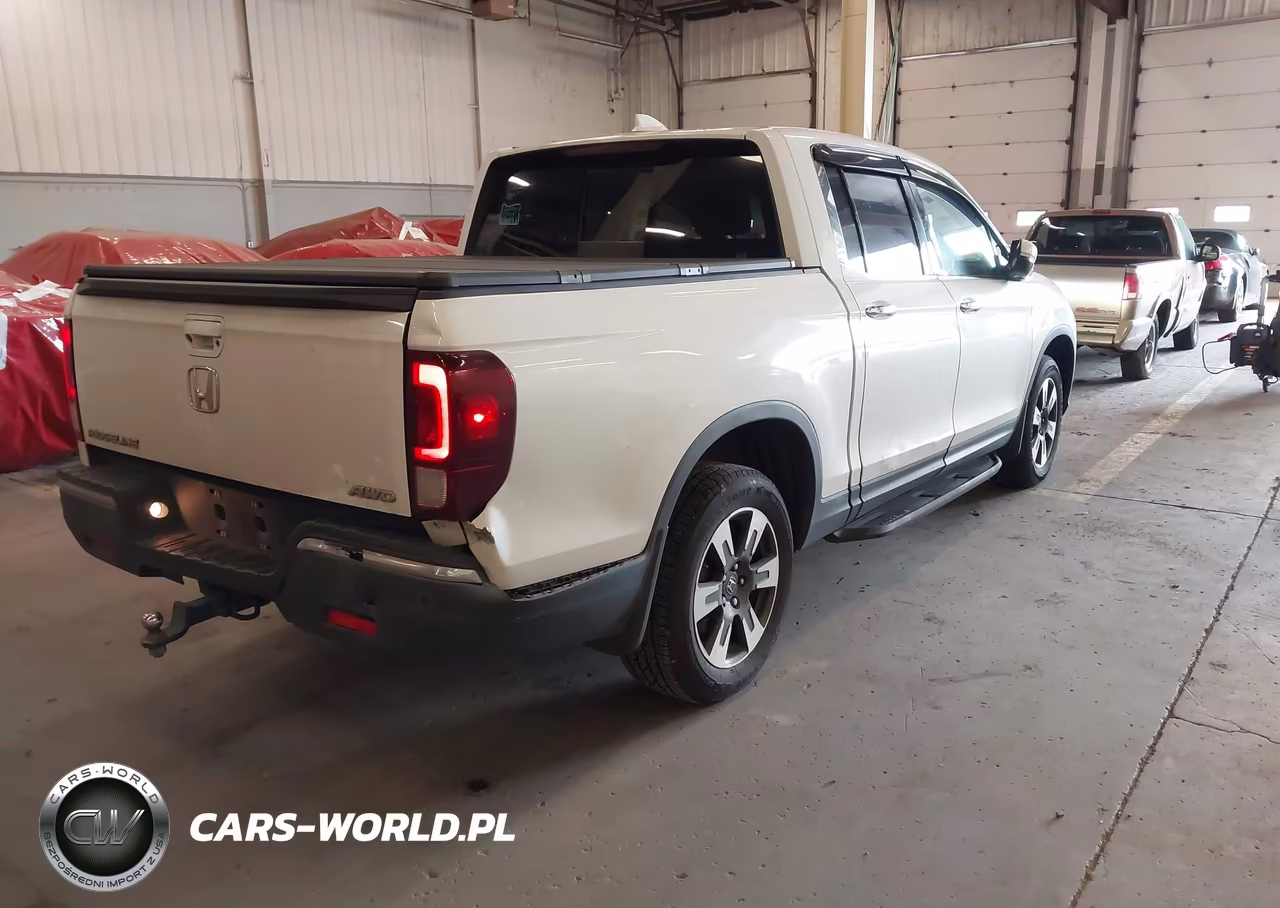 2018 Honda Ridgeline Rtl-E VIN:5FPYK3F77JB013924 - 4